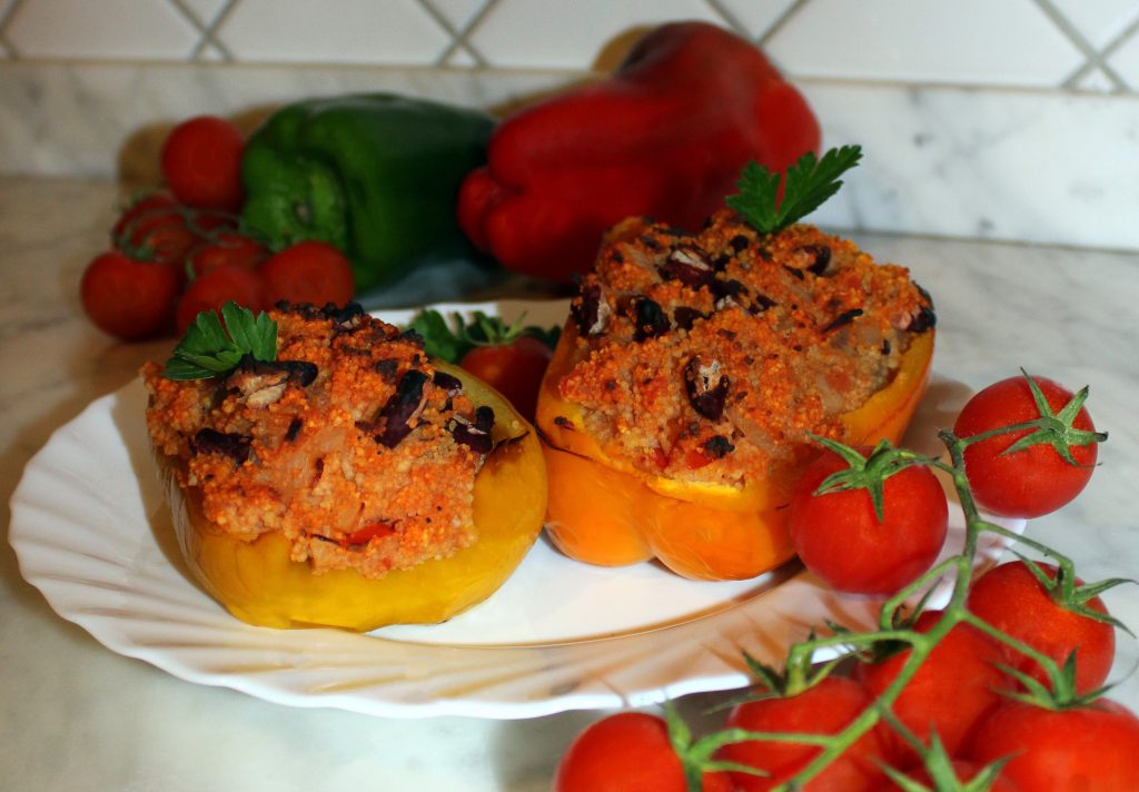 Stuffed bell peppers with couscous and beans