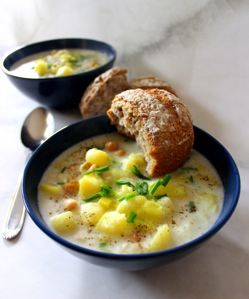 Creamy vegan potato leek soup