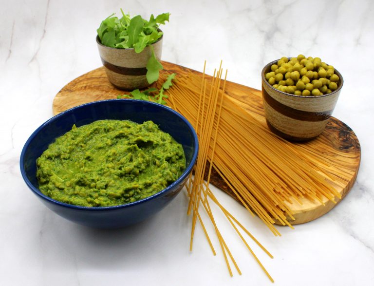 Healthy 10-minute Vegan Pasta Dish With Arugula And Green Peas - Bunny ...