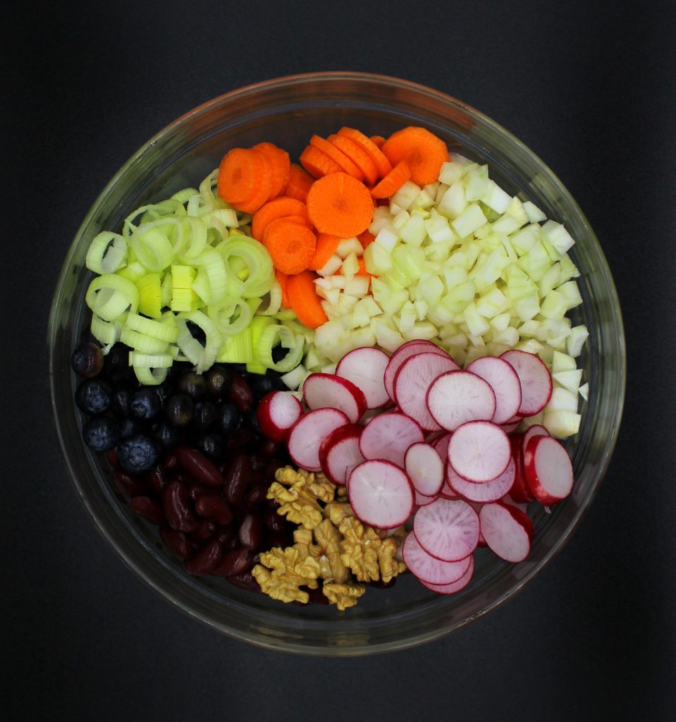 Veselīgo un spēcinošo fenheļa salātu sastāvdaļas
