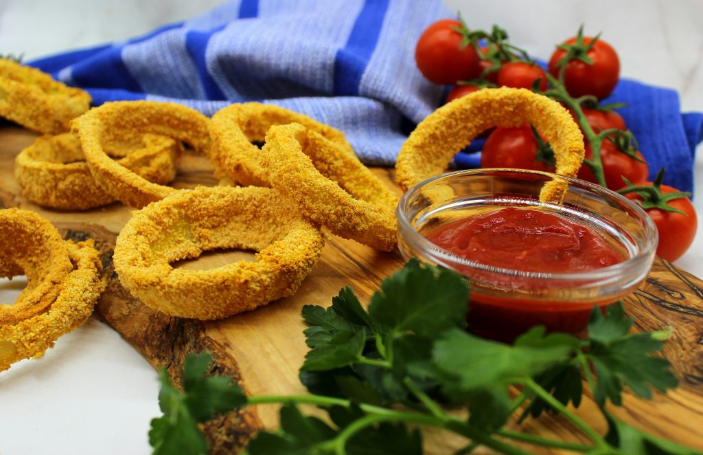 Healthy oven-baked vegan onion rings