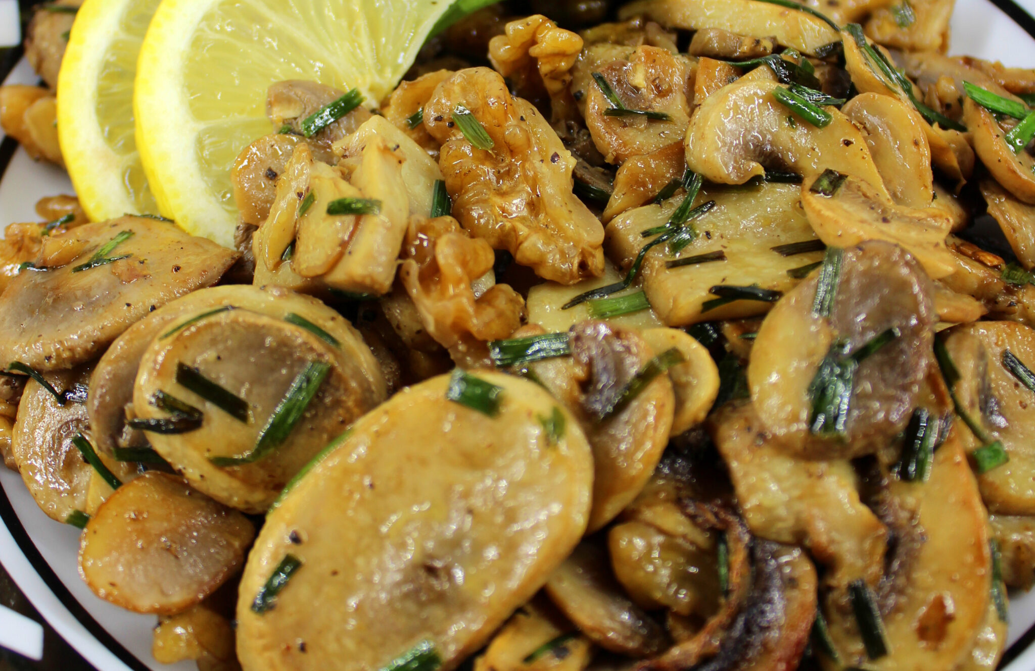 Mushrooms With Lemon And Walnuts - Bunny Mommy Cooks